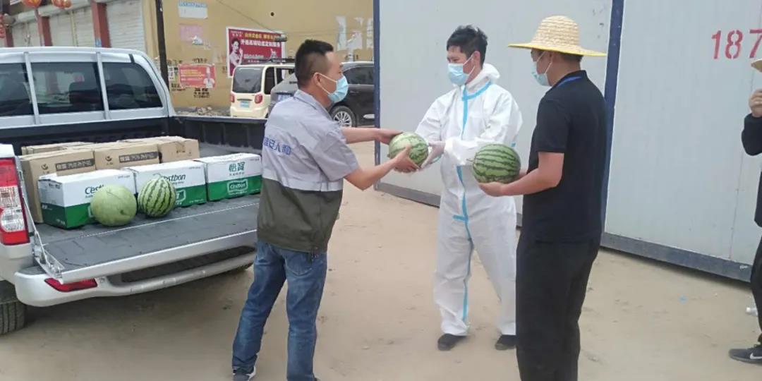 雄安壹号娱乐与县执法局慰问防疫一线事情职员_壹号娱乐